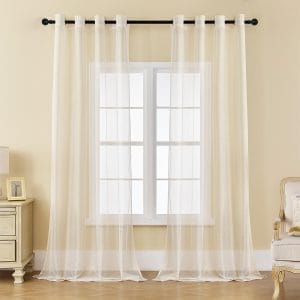 FIRANA GOTOWA Z METALIZOWANĄ ZŁOTĄ NITKĄ NA PRZELOTKACH