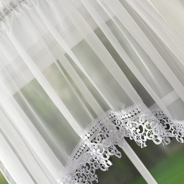 KRÓTKA FIRANA Z WOALU USZYTA W ŁUK Z GIPIURĄ 200X100 CM