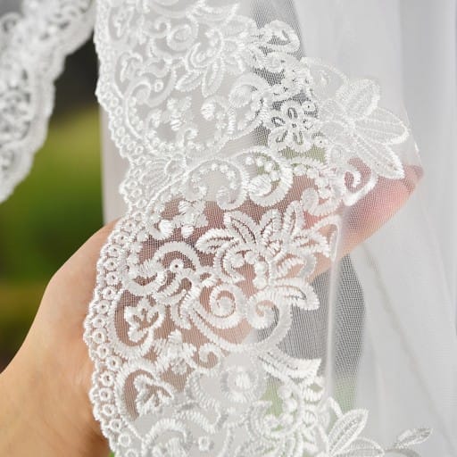 WOALOWA FIRANA OBSZYTA GIPIURĄ SPINANA W KOKONY 400X155 CM