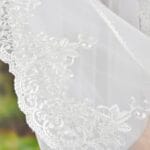 WOALOWA FIRANA OBSZYTA GIPIURĄ SPINANA W KOKONY 400X155 CM