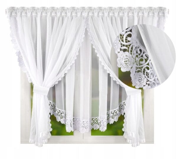 FIRANA GOTOWA Z GIPIURĄ W KWIATKI NA TAŚMIE 400X150 CM