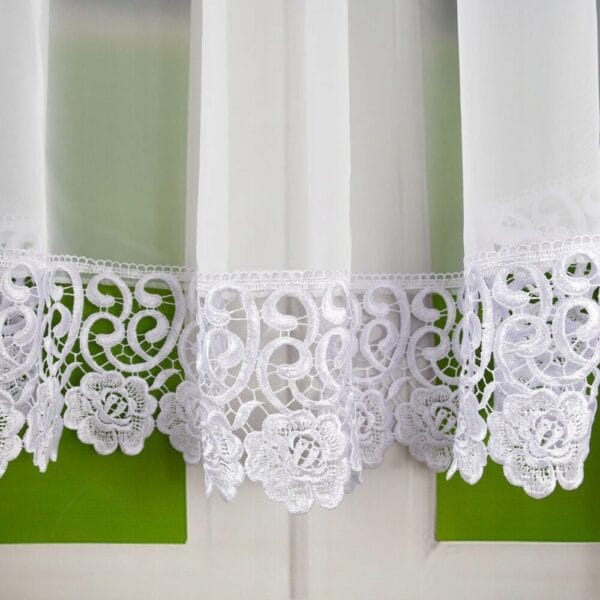 FIRANA GOTOWA Z GIPIURĄ W KWIATKI NA TAŚMIE 400X150 CM