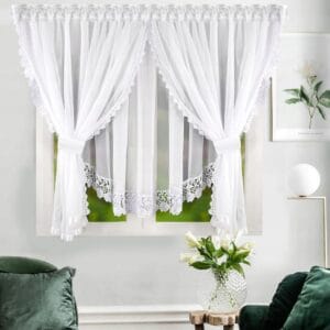 FIRANA GOTOWA Z GIPIURĄ W KWIATKI NA TAŚMIE 400X150 CM