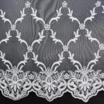 FIRANA GOTOWA Z MARKIZETY ZDOBIONA HAFTEM NA TAŚMIE MARSZCZĄCEJ GRACJA