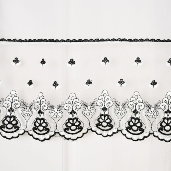 ZESTAW DEKORACYJNY Z OZDOBNĄ WSTAWKĄ I ZASŁONAMI 400X160 CM