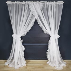 FIRANA GOTOWA Z FALBANKĄ I BIAŁĄ LAMÓWKĄ NA TAŚMIE MARSZCZĄCEJ