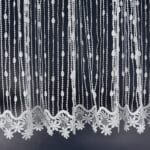 KRÓTKA FIRANA WOALOWA Z HAFTEM I GIPIURĄ NA TAŚMIE MARSZCZĄCEJ 400X90 CM