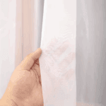 Firana na przelotkach z woalu 145x200 cm FALA