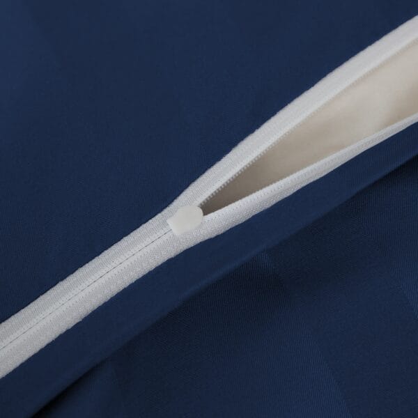 Pościel adamaszek 200×220 cm granatowa zestaw z 2 poszewkami ADAM