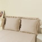 Pościel z falbanką 160×200 cm beżowa zestaw z 2 poszewkami LULA