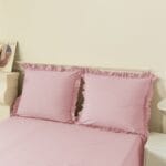 Pościel z falbanką 160x200 cm pudrowy róż zestaw z 2 poszewkami LULA