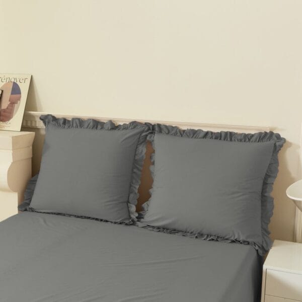 Pościel z falbanką 160×200 cm szara zestaw z 2 poszewkami LULA