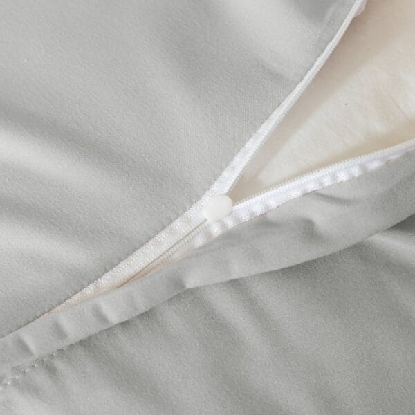 Pościel z falbanką 160×200 cm jasnoszara zestaw z 2 poszewkami LULA