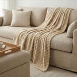 Gruby koc beżowy 200×220 cm wytłaczany miękki pled LEO