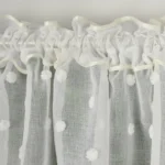 Firana sable 200x105 cm zdobiona pomponikami na taśmie SABLINA