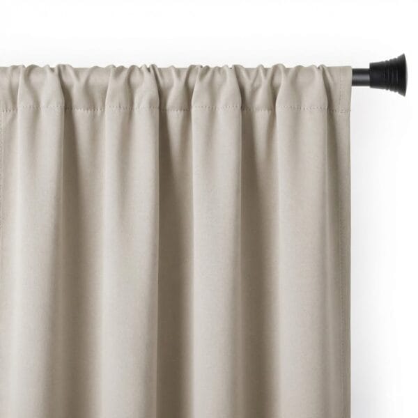 Zasłona na taśmie 140x250 cm beżowa zaciemniająca 90% AKSAMA